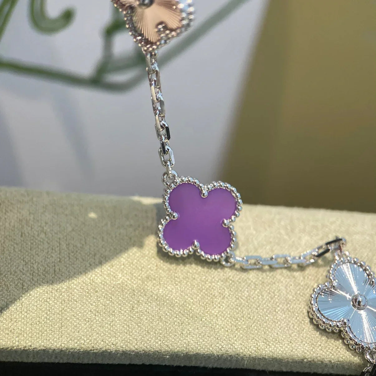 [Mystic] CLOVER 5 MOTIF VIOLET BRACELET COLLECTION