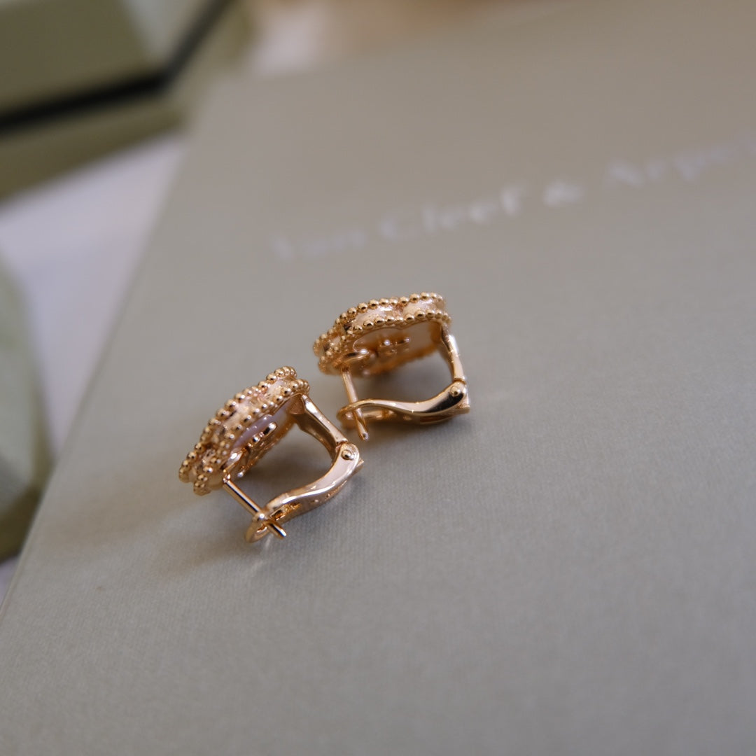 [Mystic]LUCKY  WHITE MOP EARRINGS