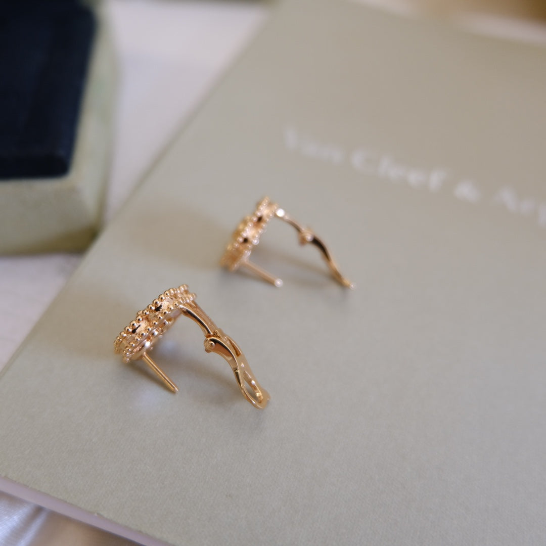 [Mystic]LUCKY  WHITE MOP EARRINGS