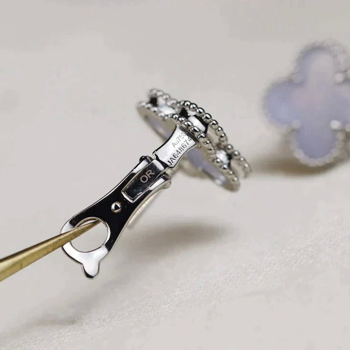 [Mystic]CLOVER MEDIUM 1 MOTIFS  WHITE MOP EARRINGS SILVER