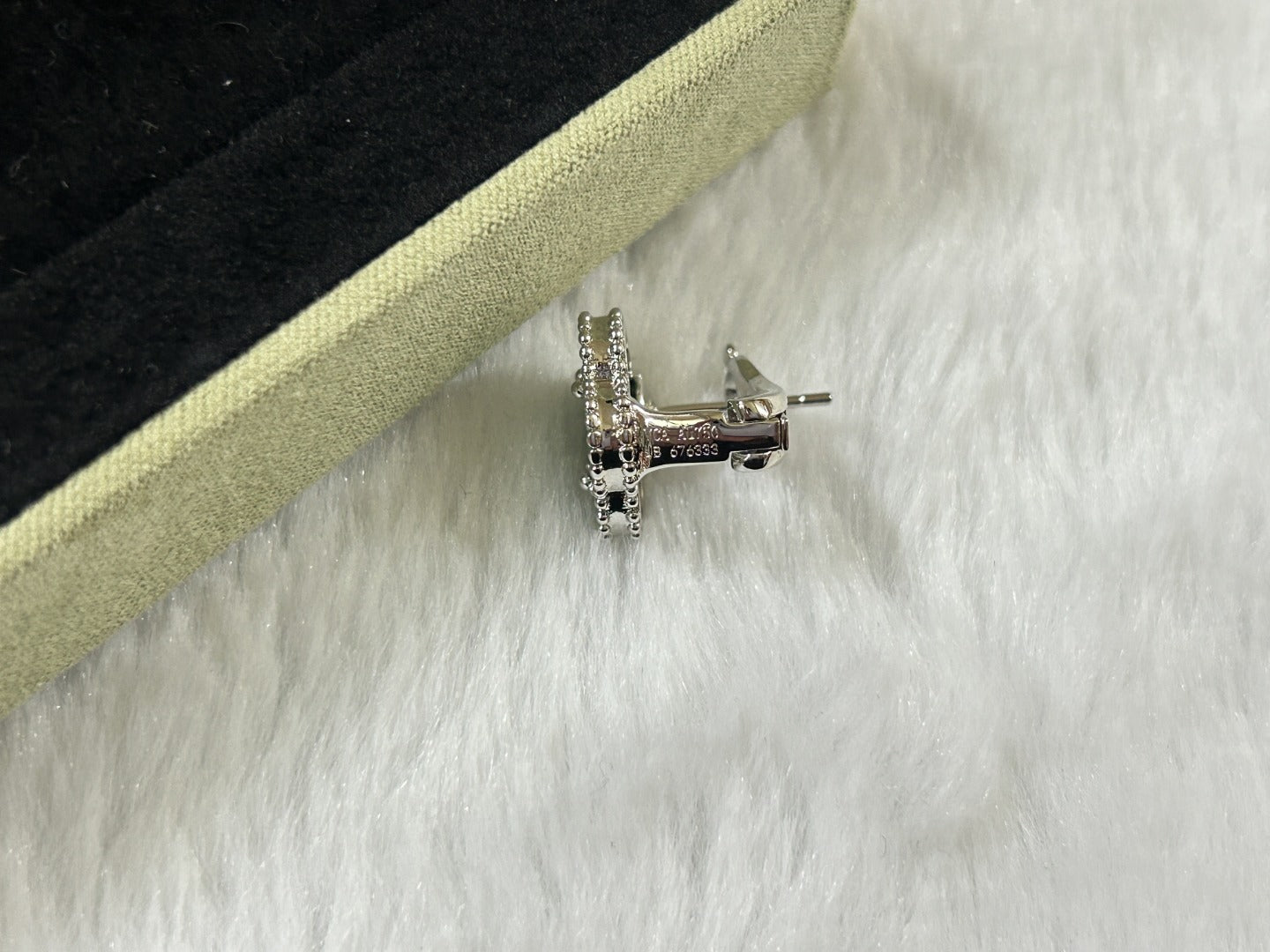 [Mystic]CLOVER PIETERSITE MEDIUM STUD EARRINGS