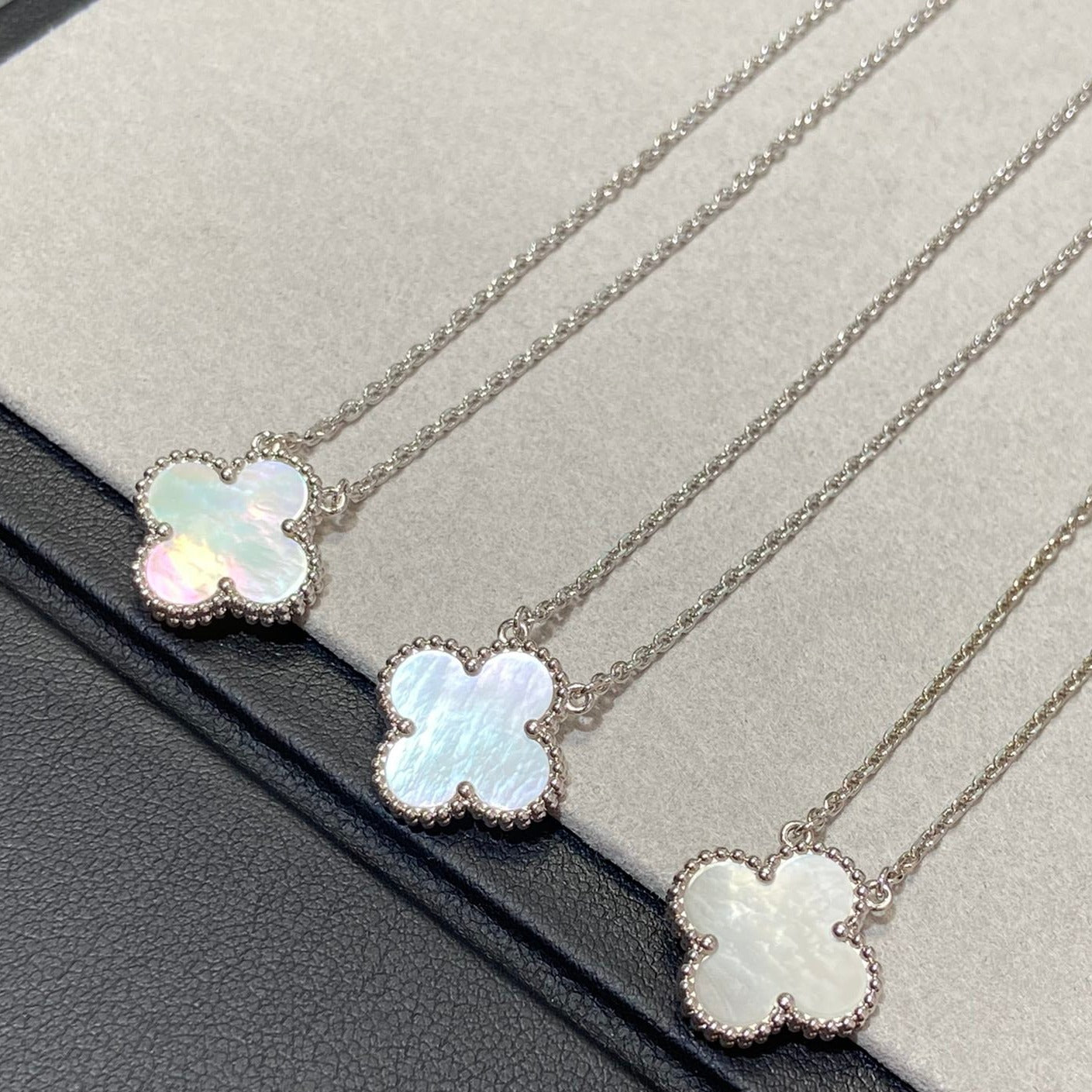[Mystic]CLOVER MEDIUM SILVER WHITE MOP NECKLACE