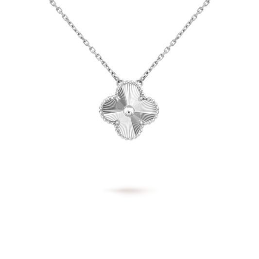 [Mystic]CLOVER 15MM LASER NECKLACE SILVER