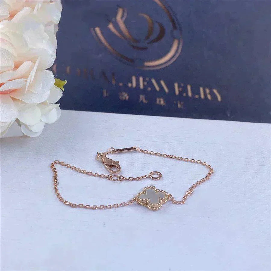 [Mystic]CLOVER WHITE MOP SINGLE FLOWER BRACELET